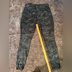 Avia camouflage performance leggings activewear size M women’s 8-10